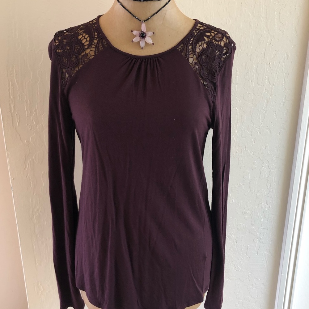 Deep Maroon Top, Med, Excellent Condition!